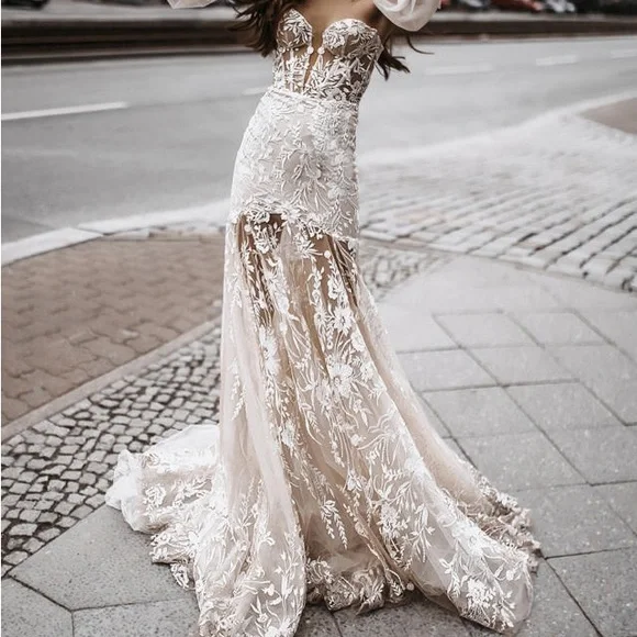 green emerald velvet dress Used Galia Lahav Maya Custom Wedding Dress main image 1